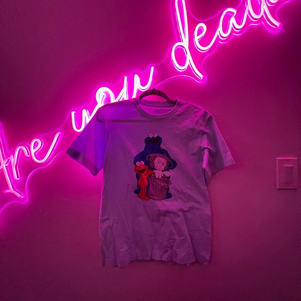 CUTE Uniqlo X KAWS SHIRT